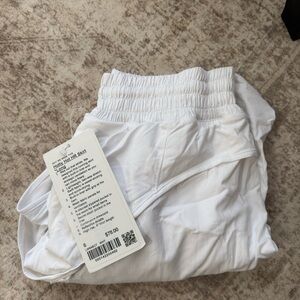 Lululemon NWT hotty hot skirt